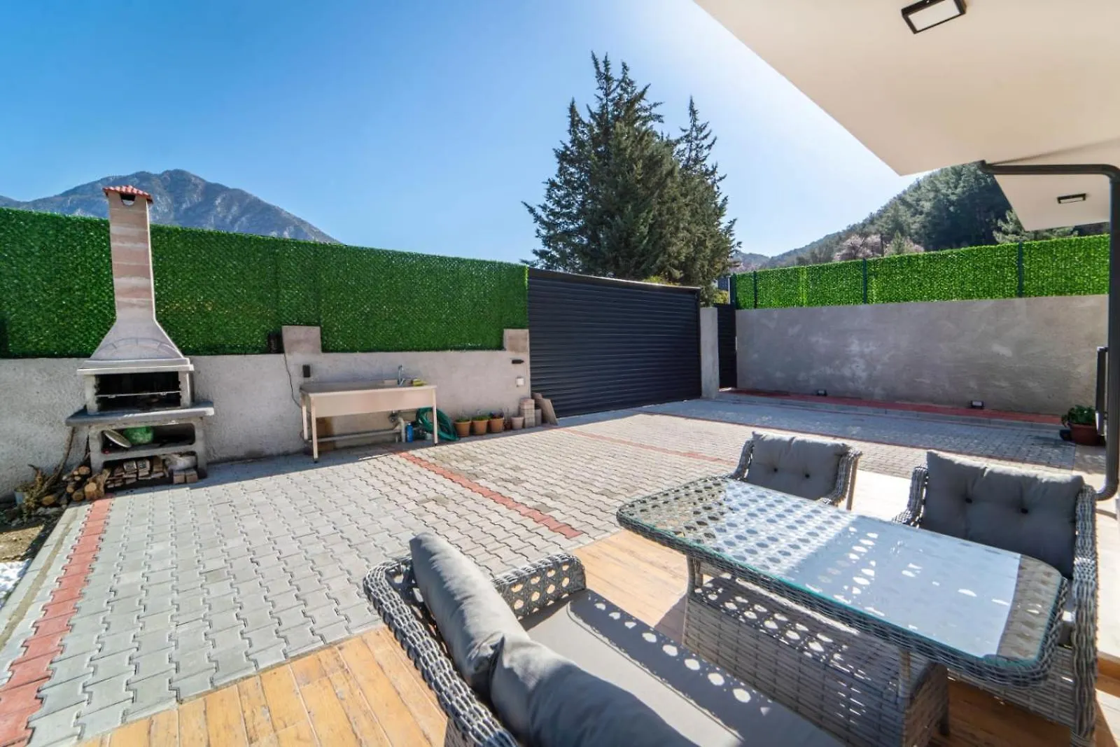 Doganin Icinde, Oezel Havuzlu, Bahceli Villa Fethiye