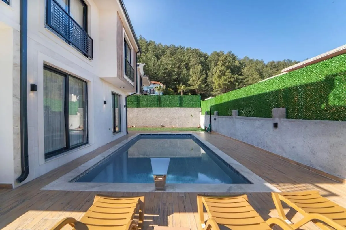 Doganin Icinde, Oezel Havuzlu, Bahceli Villa Fethiye Turkey